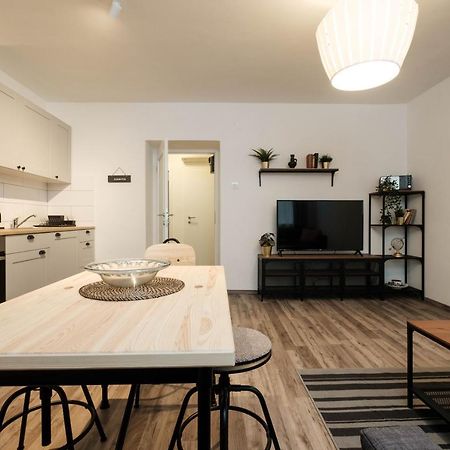 Periva Apartment Загреб Екстериор снимка